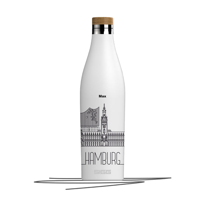 Trinkflasche Hamburg | Hamburg Design | Trinkflasche mit Hamburg Design | Deutschland | Hamburg | Hamburg Trinkflasche | SIGG | SIGG Trinkflaschen | Trinkflaschen gestalten | Trinkflaschen selber designen | Trinkflasche mit Name | Trinkflasche mit Logo | SIGG Flasche bedrucken | SIGG personalisieren | SIGG Flasche drucken | SIGG Flasche mit Stadt Design | sigg flasche bedrucken | sigg designen | flasche bedrucken lassen | trinfkflasche bedrucken