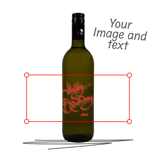Gestalte deinen personalisierbaren Weinviertel DAC Grüner Veltliner 2023 mit deinem eigenen Design. Perfekt für besondere Anlässe oder als individuelles Geschenk. Gib dieser frischen Weißweinflasche eine persönliche Note – jetzt einfach online gestalten! Selber gestalten - Trinkflasche gestalten - CamelBak Trinkflasche gestalten